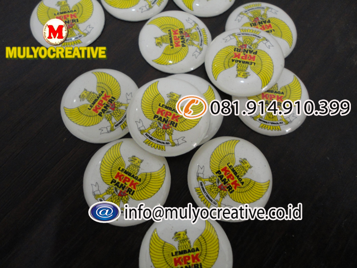 Contoh logo yoyo id card model tempel