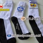 kaos kaki sekolah