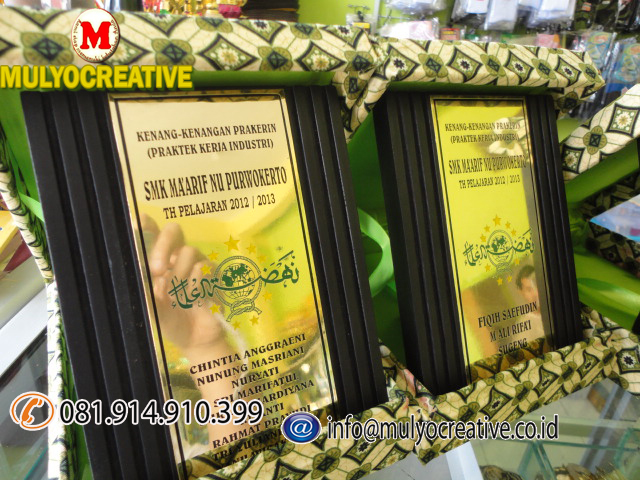 Contoh Plakat Kayu plakat kayu (15)