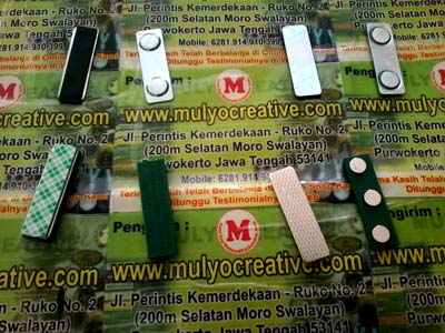 Pesan magnet nama jual magnet nama mata dua pesan name tag papan nama