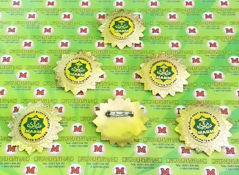 Logo Majelis Adat Budaya Pin Lencana